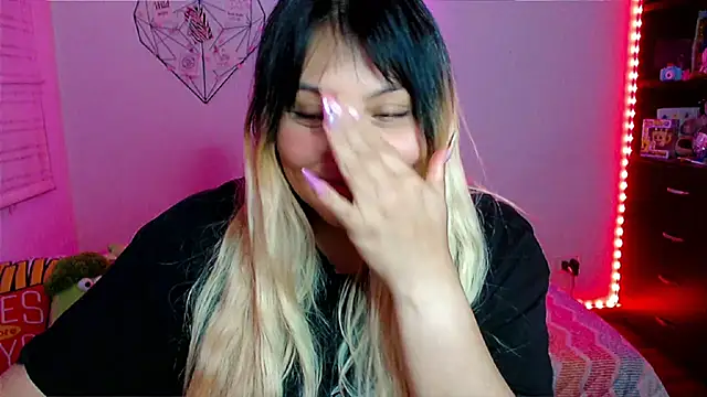 Chatroom XXX en direct de EllieMoonX