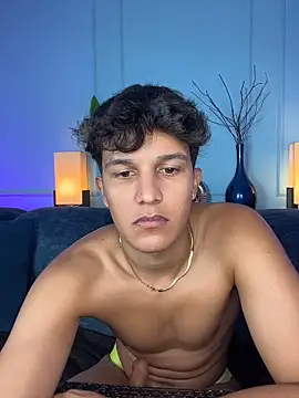 Leo_Savage_ Adlı Modelin Canlı XXX Sohbeti