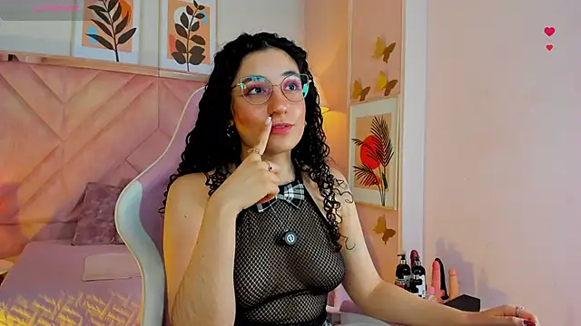 DemiJones_ Adlı Modelin Canlı XXX Sohbeti