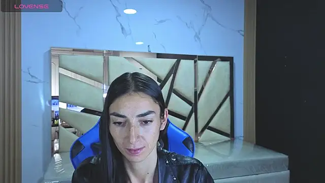 Maily_a_ Chat XXX in diretta