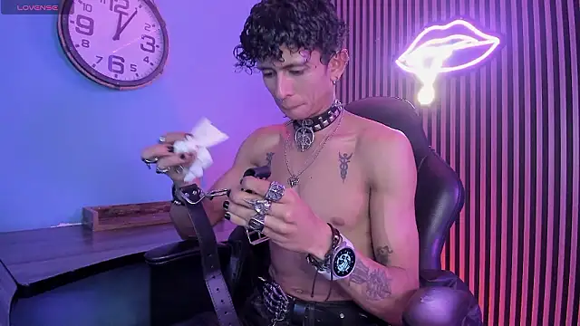 Pokazy przed kamerką – Maximoking26