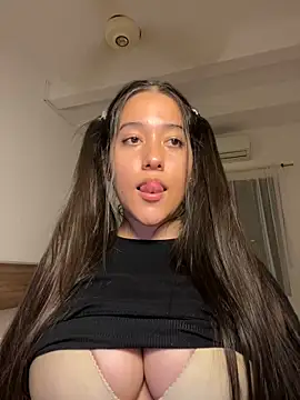 Chat +18 de Nhefertary ao vivo