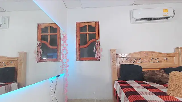 Chat +18 de bratz_glloe ao vivo