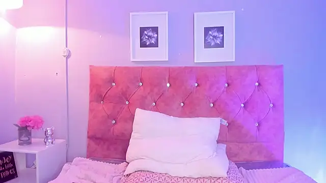 GabiHills Adlı Modelin Canlı XXX Sohbeti