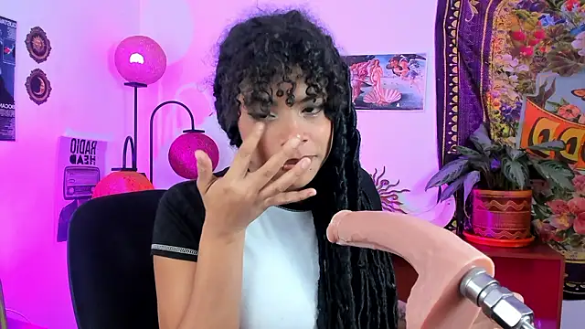 Raven_luv Adlı Modelin Canlı XXX Sohbeti