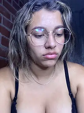 liahot69's Live XXX Chat