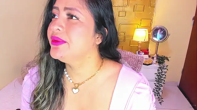 Онлайн чат XXX Julia_Haye