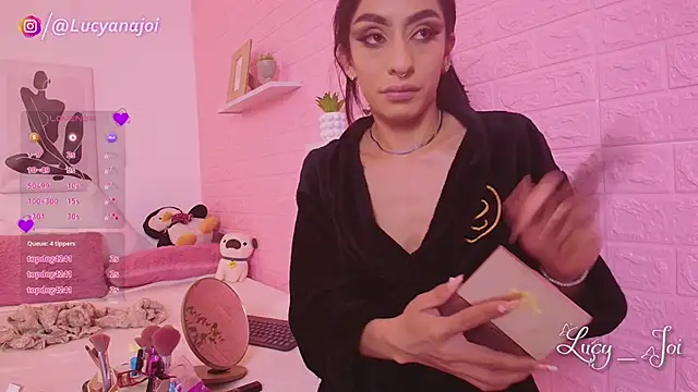 Chat +18 de Lucyanajoi ao vivo