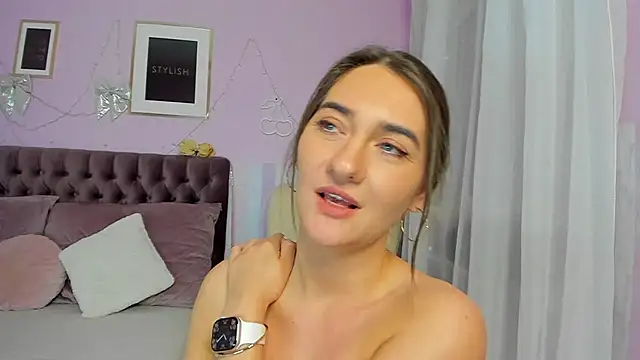 Evalaniss: онлайн-секс-чат