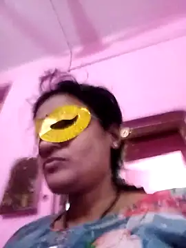 Show modela Gullapi na web-kameri