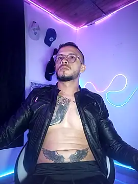 sebastian_horny Adlı Modelin Canlı XXX Sohbeti