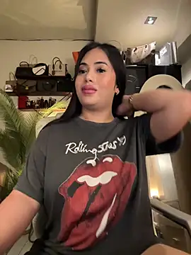 BigDominaMia 即時 XXX 聊天