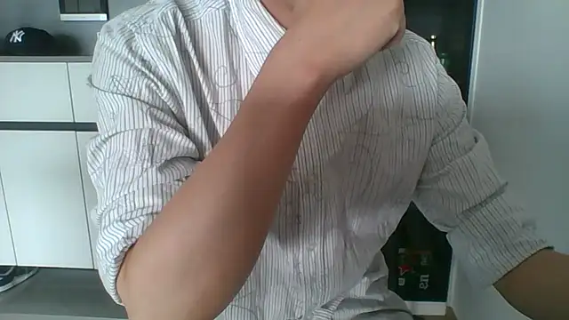 nole_china7: διαδικτυακό σόου στην κάμερα