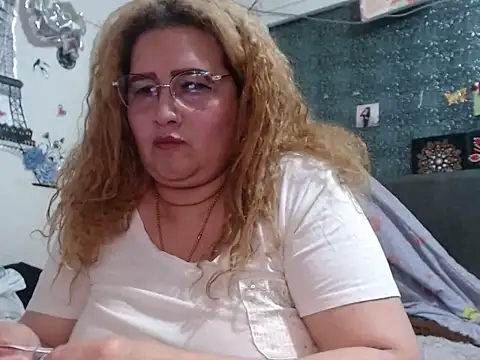 Perla1981-- Adlı Modelin Canlı XXX Sohbeti