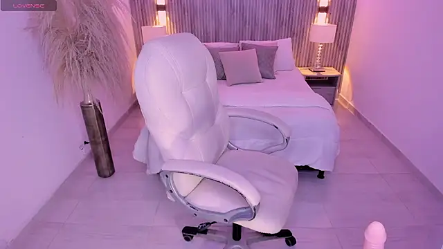 ANGIE-SMITH: απευθείας συνομιλία ΧΧΧ