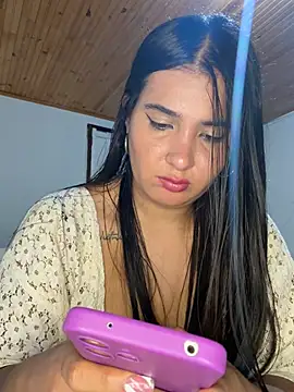 Pariis08 Adlı Modelin Canlı XXX Sohbeti