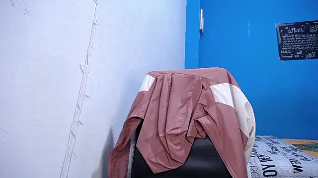 CarolinheのライブXXXチャット