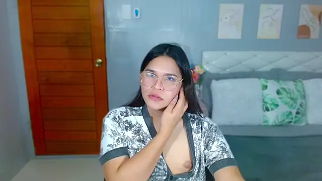 Chat +18 de MichelleWild ao vivo