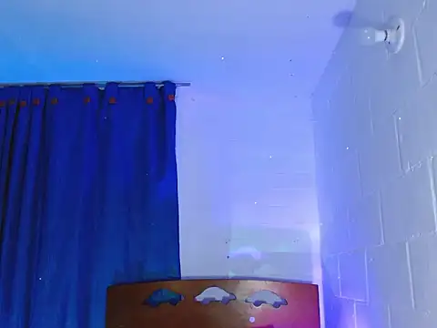 Charlotte_morhh_のライブXXXチャット