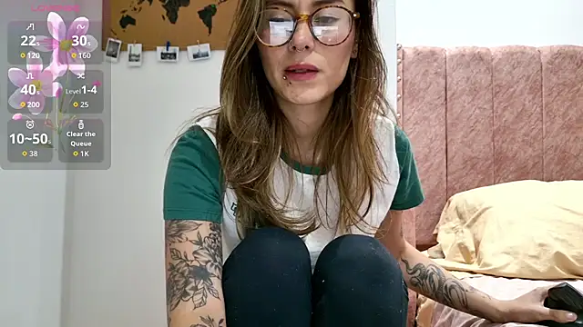 Chat +18 de Emmy_petit ao vivo