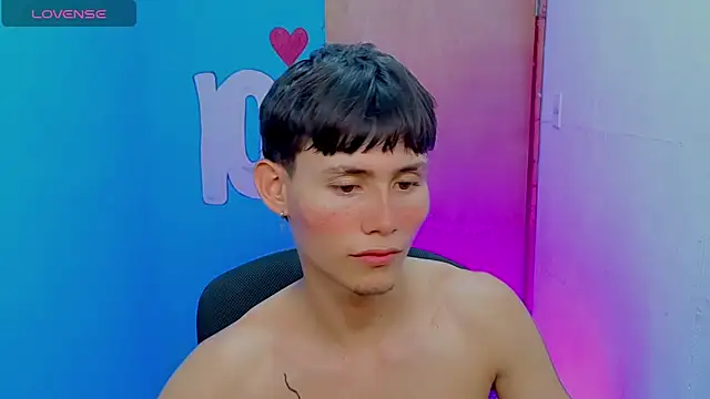 tanjiro_cute élő XXX-chatje