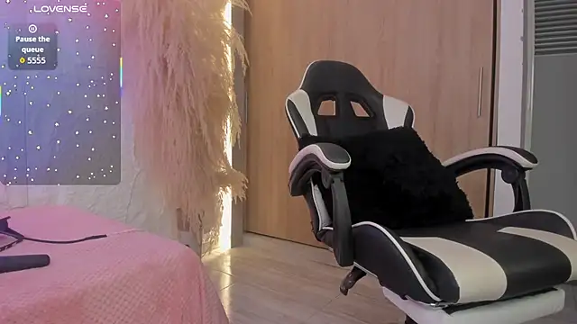 dominique25_ লাইভ XXX চ্যাট