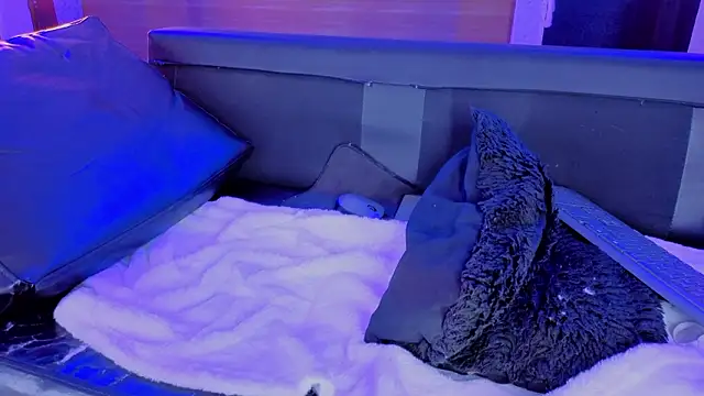 nova_salvatore élő XXX-chatje