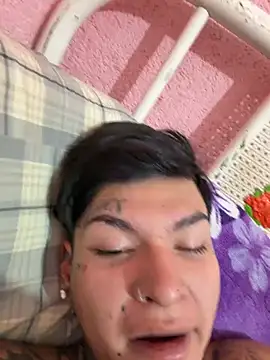 Show modela deivchoky na web-kameri