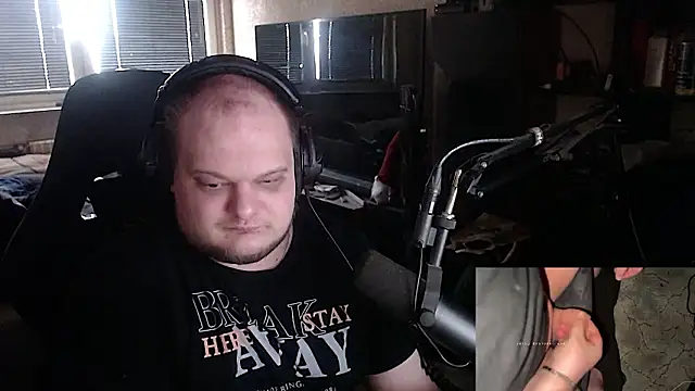 Chat +18 de BennyOnTour ao vivo