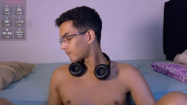 Pikashu7u7 élő XXX-chatje