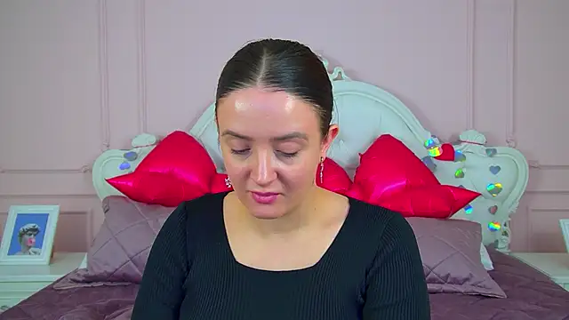 ElinaBellucci: онлайн-секс-чат