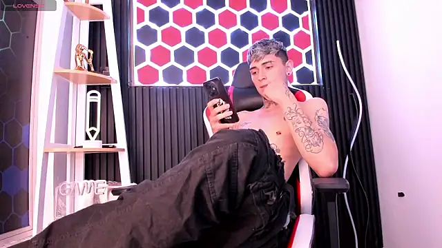 Chat +18 de Max_Hader_ ao vivo