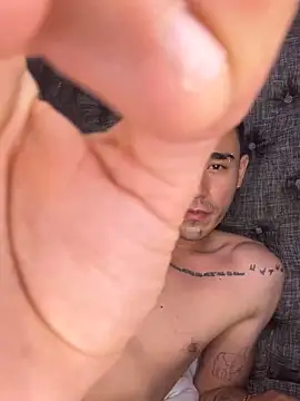 Adam_Grey 即時 XXX 聊天