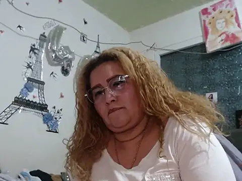 Perla1981--'s Live XXX Chat