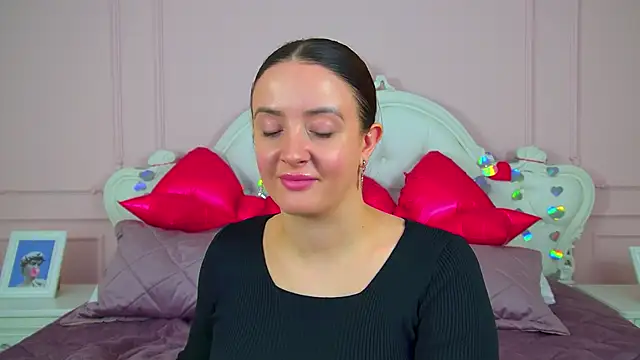 ElinaBellucci Live XXX-Chat