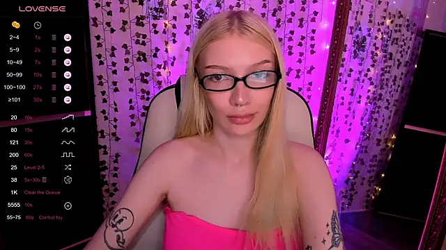 AnyaTaylor_ élő XXX-chatje