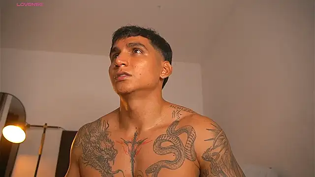 muscle_boyhorny Adlı Modelin Canlı XXX Sohbeti