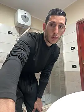 Gionnytav 即時 XXX 聊天