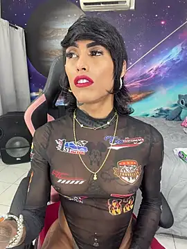 Nella_Dolls Adlı Modelin Canlı XXX Sohbeti