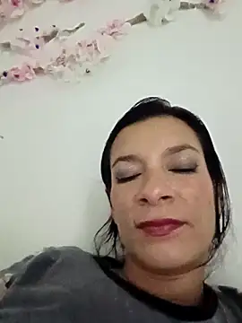 Chat XXX en directo de VelvetKiM_91