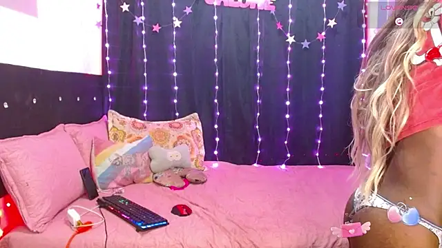 Chat +18 de antonella_wolfe02 ao vivo