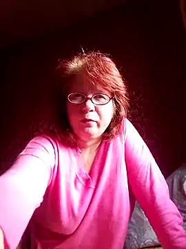 Chatroom XXX en direct de SquirrelFine