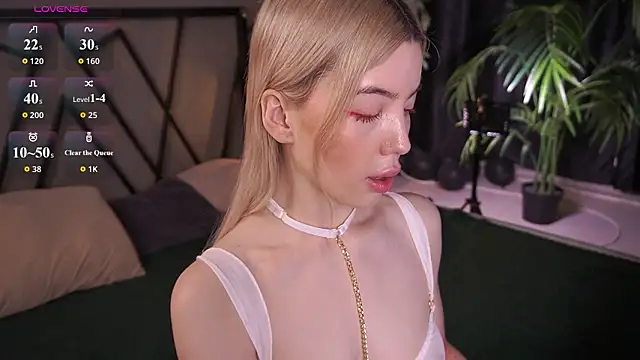 Онлайн чат XXX LindaThacker