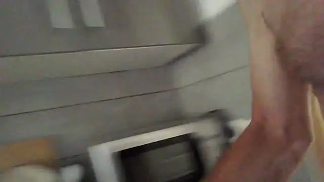 Show de naturiste974 na webcam