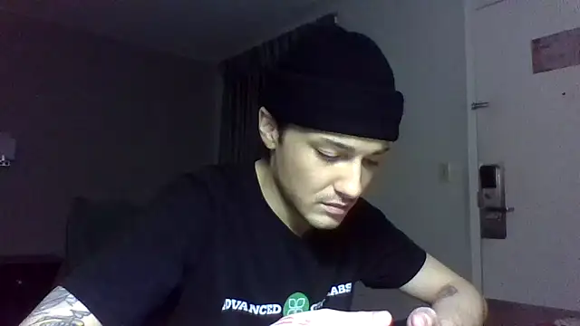 Jbenz420 即時 XXX 聊天