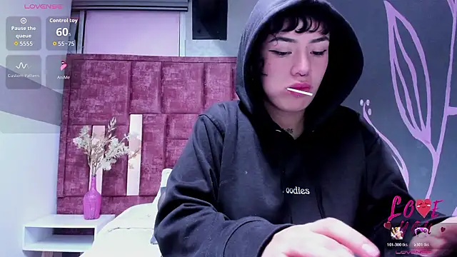 Chat XXX ao vivo de Kiara_Fox__