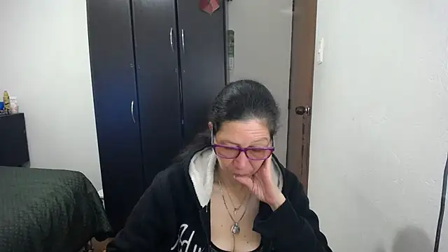 latin49's Live XXX Chat