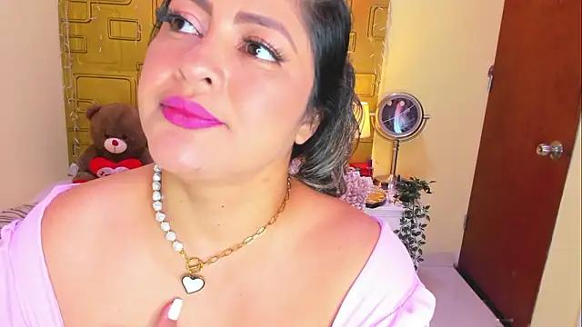 Chat XXX en directo de Julia_Haye