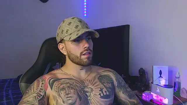 Ades_Lowe Live XXX-Chat