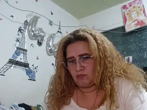 Perla1981--'s Live XXX Chat